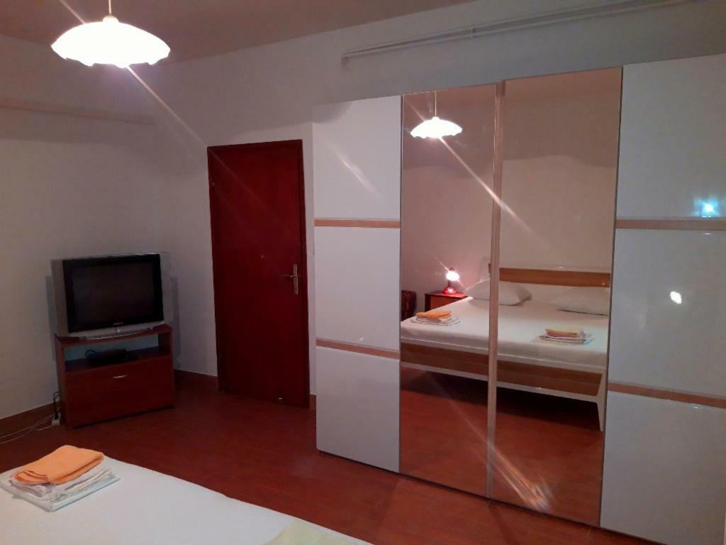Apartments Andelka Pag Town Εξωτερικό φωτογραφία